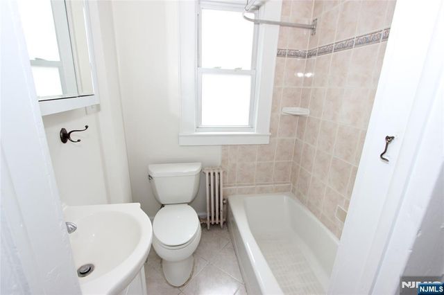 1 West Street 2, Elmwood Park, NJ 07407