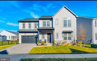 111 STICKLEY DRIVE DR, Mechanicsburg, PA 17055