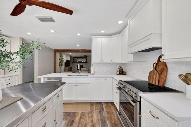 6147 HUPA ROAD, Sarasota, FL 34241