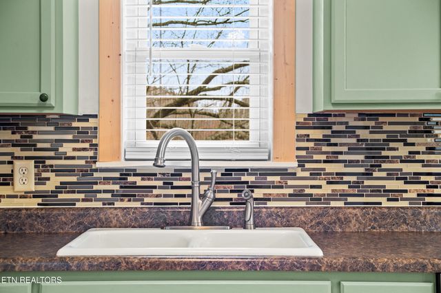 116 Thomas Lane, Kingston, TN 37763