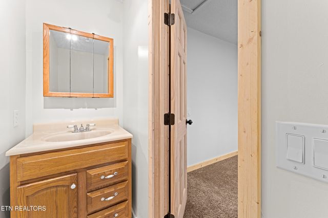 116 Thomas Lane, Kingston, TN 37763