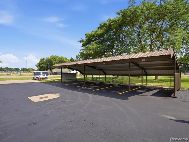 29714 Utica Road, Roseville, MI 48066