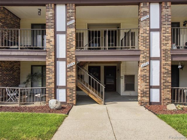 29714 Utica Road, Roseville, MI 48066