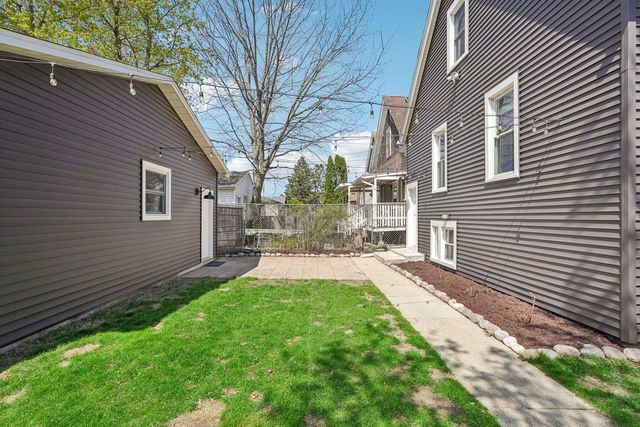 2759 Burrell STREET, Milwaukee, WI 53207
