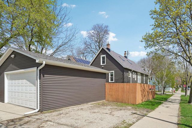2759 Burrell STREET, Milwaukee, WI 53207