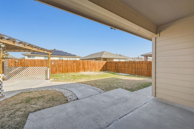 117 Hematite LN, Jarrell, TX 76537