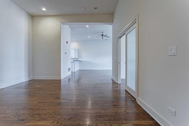 2100 GREENWOOD Street 107, Evanston, IL 60201