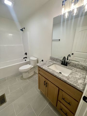 100 Donald Dr, Lafayette, TN 37083