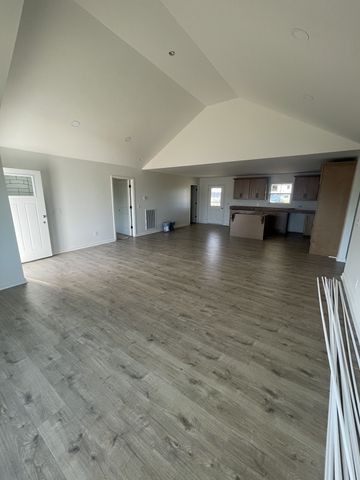100 Donald Dr, Lafayette, TN 37083