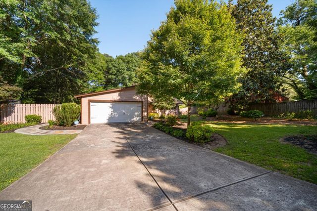2760 Baramore Road NE, Marietta, GA 30062