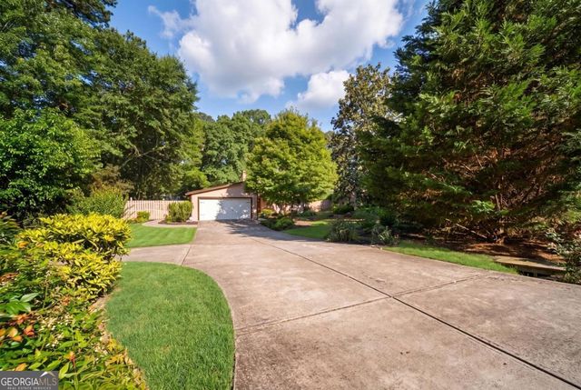 2760 Baramore Road NE, Marietta, GA 30062