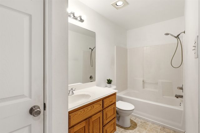 747 Tanglewood Drive, Burleson, TX 76028