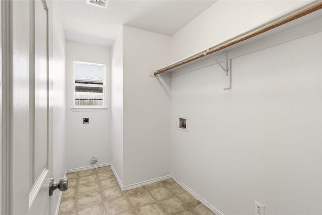 747 Tanglewood Drive, Burleson, TX 76028