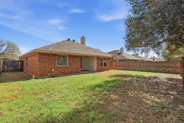 747 Tanglewood Drive, Burleson, TX 76028
