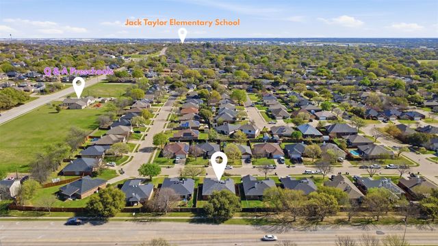747 Tanglewood Drive, Burleson, TX 76028
