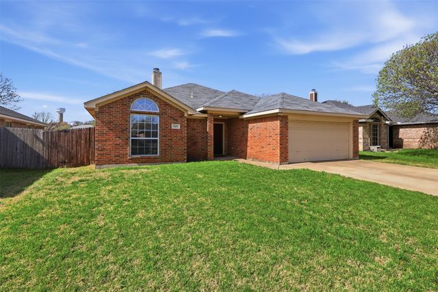 747 Tanglewood Drive, Burleson, TX 76028