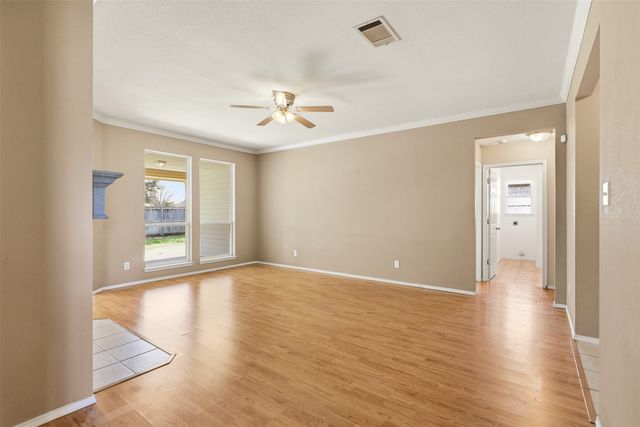 747 Tanglewood Drive, Burleson, TX 76028