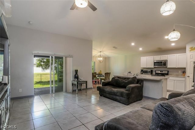 1139 NW 14th TER, Cape Coral, FL 33993