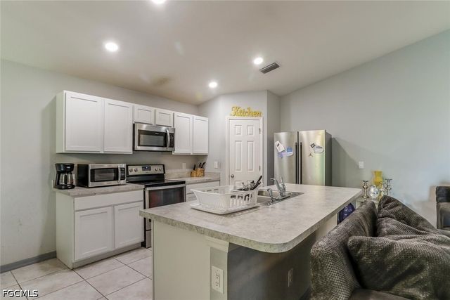 1139 NW 14th TER, Cape Coral, FL 33993