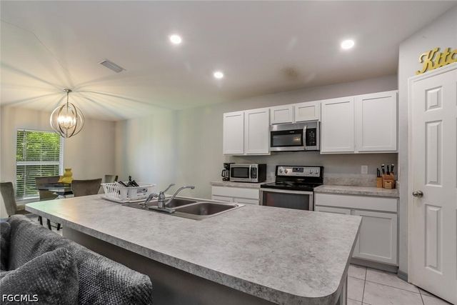 1139 NW 14th TER, Cape Coral, FL 33993