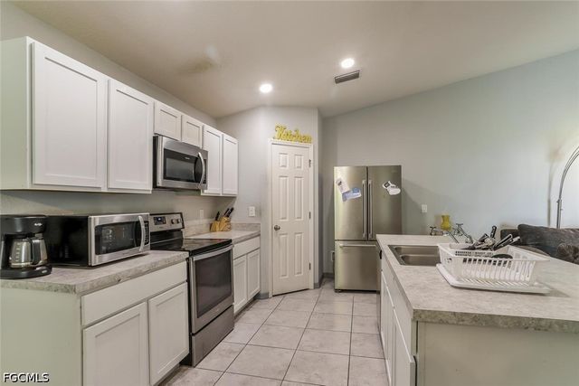 1139 NW 14th TER, Cape Coral, FL 33993