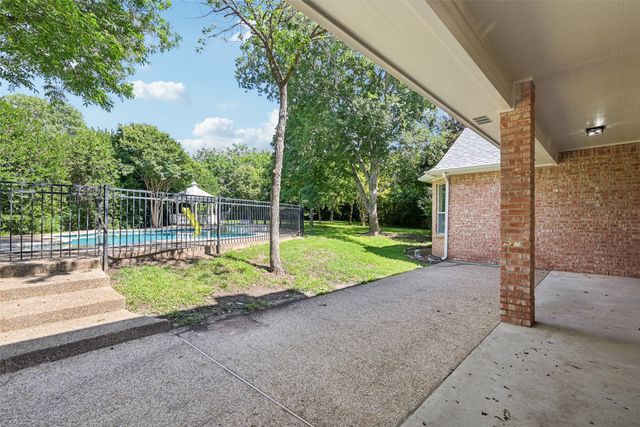904 Windmill Court, Cedar Hill, TX 75104