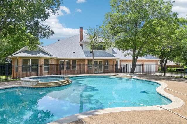 904 Windmill Court, Cedar Hill, TX 75104