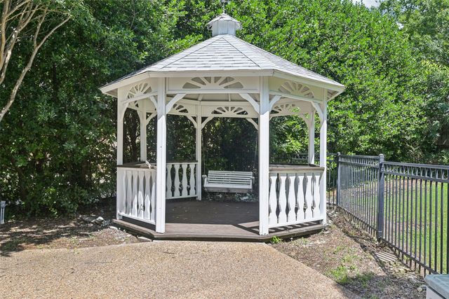904 Windmill Court, Cedar Hill, TX 75104