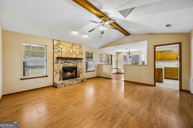 279 Pine Avenue, Kingsland, GA 31548