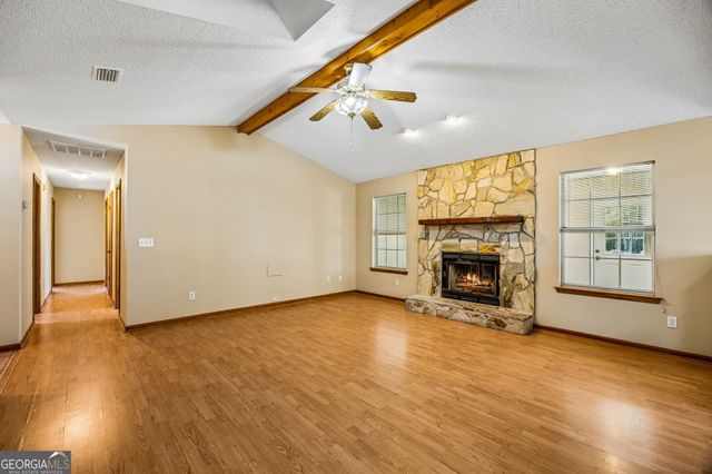 279 Pine Avenue, Kingsland, GA 31548