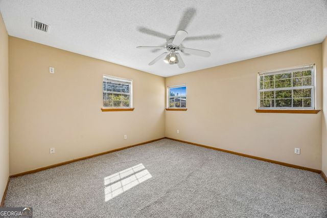 279 Pine Avenue, Kingsland, GA 31548