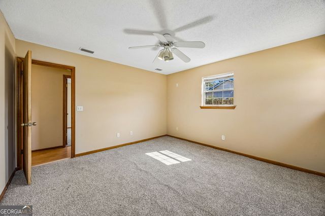 279 Pine Avenue, Kingsland, GA 31548