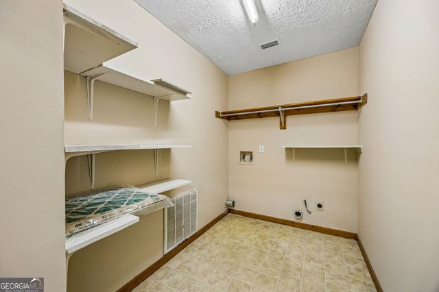 279 Pine Avenue, Kingsland, GA 31548