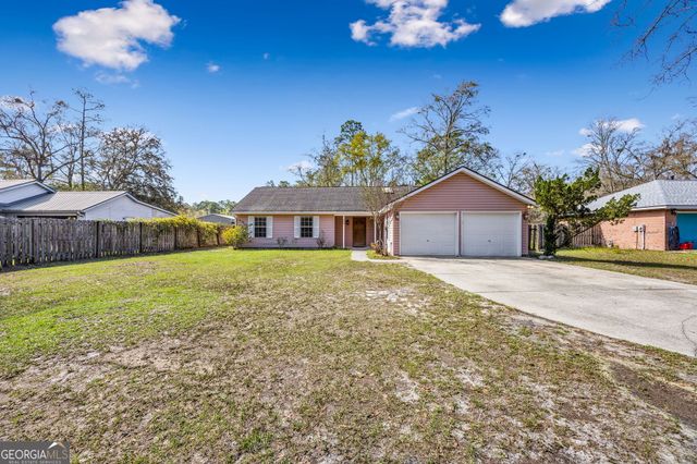 279 Pine Avenue, Kingsland, GA 31548