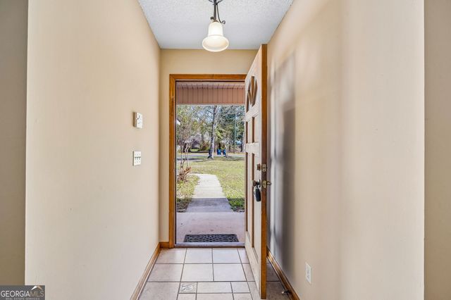 279 Pine Avenue, Kingsland, GA 31548