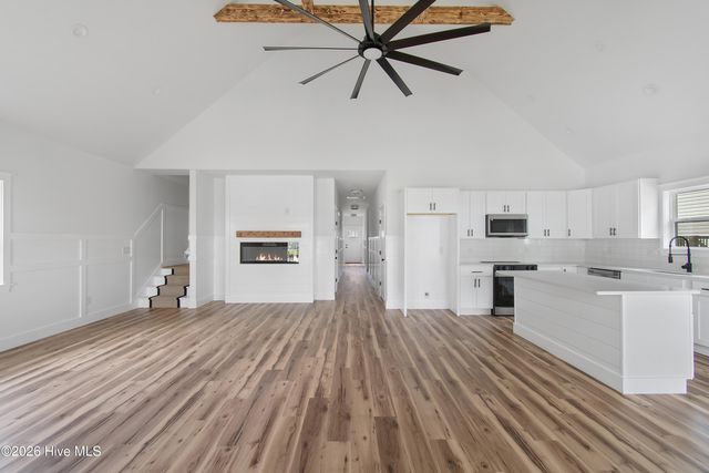 104 NW 23rd Street, Oak Island, NC 28465