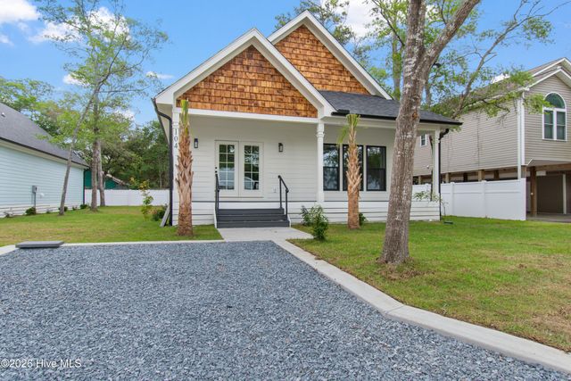 104 NW 23rd Street, Oak Island, NC 28465