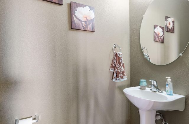 1229 Sidewinder Road NE, Rio Rancho, NM 87144