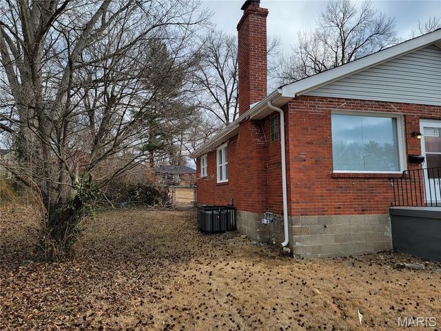 222 S Barat Avenue, Ferguson, MO 63135