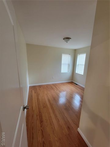 222 S Barat Avenue, Ferguson, MO 63135