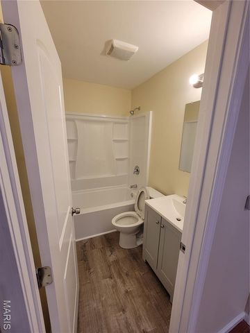 222 S Barat Avenue, Ferguson, MO 63135