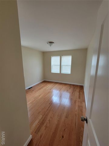 222 S Barat Avenue, Ferguson, MO 63135