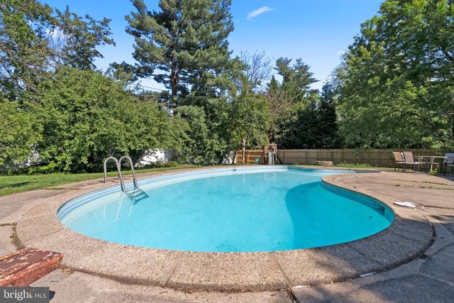 112 WILLIAMSBURG WAY, Mount Laurel, NJ 08054