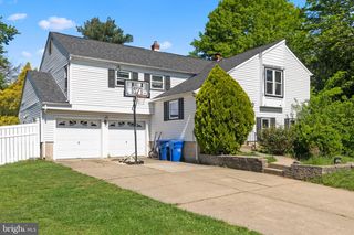 112 WILLIAMSBURG WAY, Mount Laurel, NJ 08054