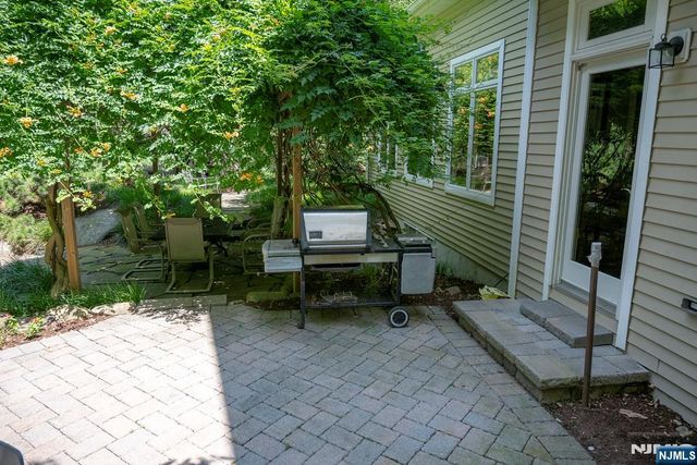 51 Rutherford Place, Montvale, NJ 07645