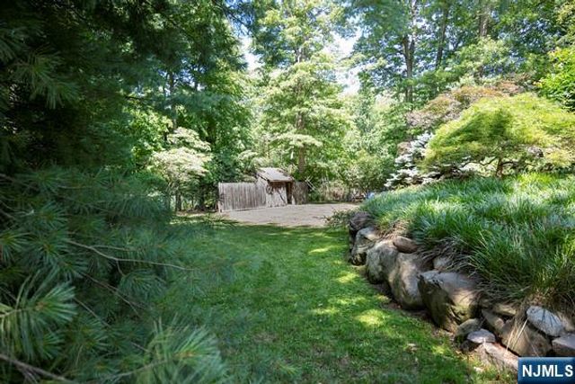 51 Rutherford Place, Montvale, NJ 07645