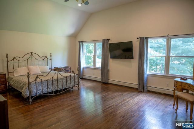 51 Rutherford Place, Montvale, NJ 07645