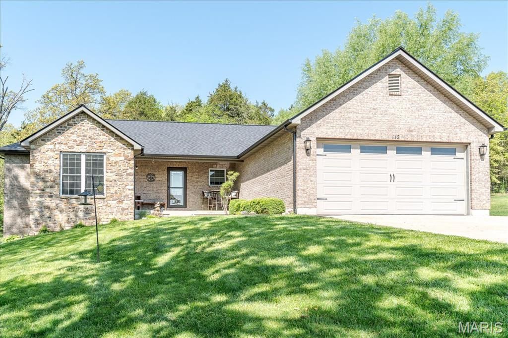 613 Rock Creek Drive, Washington, MO 63090