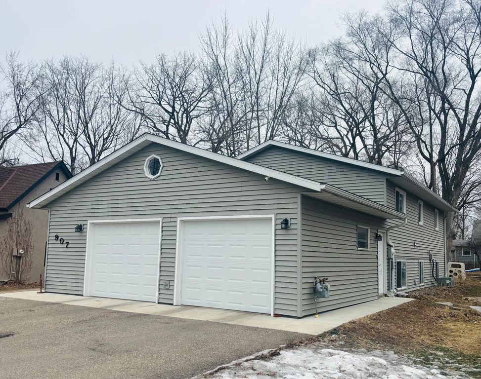 907 Pine Street, Hastings, MN 55033