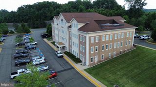18300 QUANTICO GATEWAY DR #100, Triangle, VA 22172